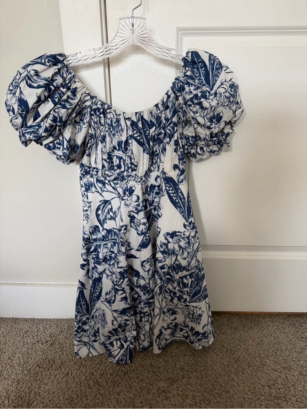Abercrombie & Fitch White and Navy Floral Puff-Sleeve Mini Dress